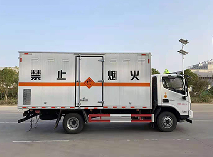 施甸爆破器材运输车