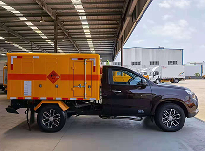 施甸爆破器材运输车